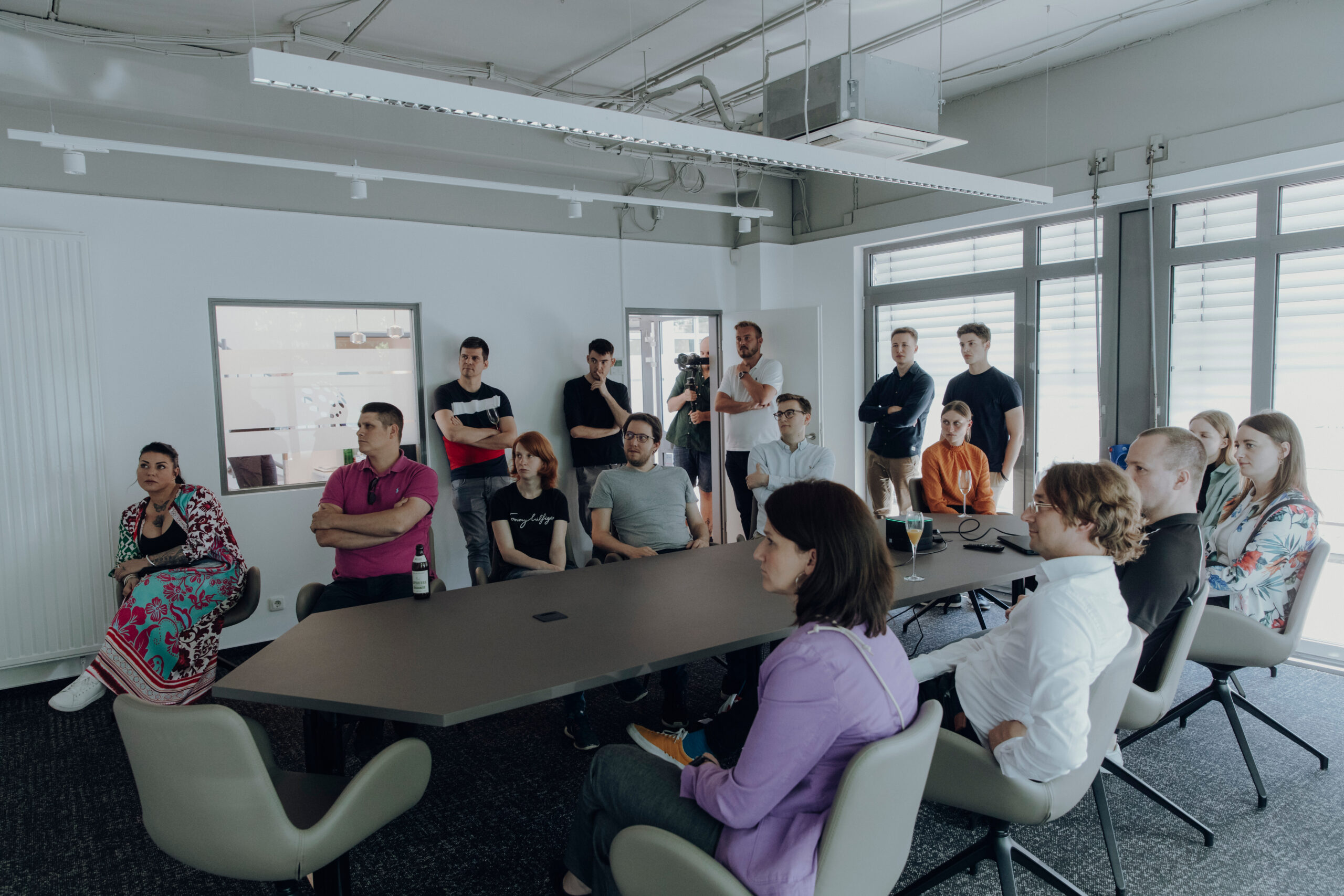 kleines Get-together im Meetingraum